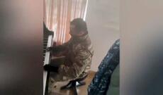 Hərbçimiz Şuşada “Sarı gəlin”i ifa etdi - Video