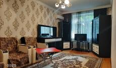 "Oğlan tələbələrə ev verilmir, yataqxanalar da azdır, yazıq valideyn nə etsin?"