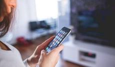Ər-arvadın bir-birinin telefonuna baxması qadağan olundu