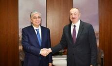 İlham Əliyev Tokayevi ad günü münasibətilə təbrik edib