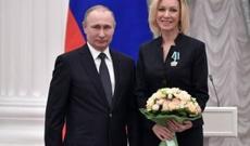 Putin  Zaxarovaya diplomatik rütbə verdi