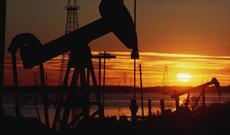 ABŞ-ın kommersiya neft ehtiyatları rekord həddə çatıb