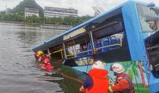 Çində avtobusun su anbarına aşması nəticəsində 21 nəfər həlak olub