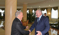 Lukaşenko Nazarbayevi Minskə dəvət etdi