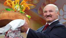 Ruslar Lukaşenkonu sevirlər