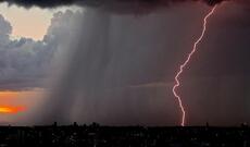 Meksikada ildırım vurması nəticəsində 2 idmançı ölüb, daha 3 nəfər yaralanıb