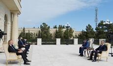 Prezident İlham Əliyev Özbəkistanın Azərbaycanda yeni təyin olunmuş səfirinin etimadnaməsini qəbul edib