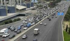 Bakının bir çox küçə və prospektlərində  sıxlıq müşahidə olunur