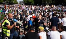 Berlin polisi  koronavirusa qarşı  keçirilən icazəsiz yürüşü dağıdıb