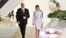 Prezident və xanımı  açılışda