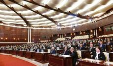 Millət vəkillərinə Azərbaycan Respublikasının qanunvericiliyi ilə müəyyən edilmiş qaydada xidməti silah verilə bilər