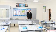Prezident İlham Əliyev Bakıdakı 251 nömrəli tam orta məktəbdə aparılan əsaslı təmir işləri ilə tanış olub