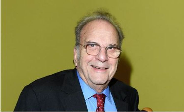 “Cəngavər” titullu məşhur dramaturq  Ronald Harvood dünyasını dəyişib