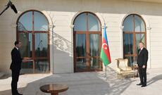 Prezident İlham Əliyev İsveçin Azərbaycanda yeni təyin olunmuş səfirinin etimadnaməsini qəbul edib