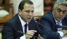Müdafiə naziri David Tonoyanla general Vitali Balasanyan arasında əlbəyaxa dava olub