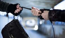 Bakıda qadının çantasını alıb qaçan saxlanıldı