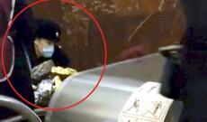 Qırğız qadın Moskva metrosunda uşaq dünyaya gətirib-VİDEO