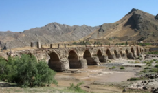 Qarabağda yenidənqurma işlərində İranın iştirak etməsi üçün Xudafərin gömrüyü açılmalıdır