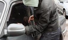 Xaçmazda avtomobildən 25 min manat pul oğurlandı