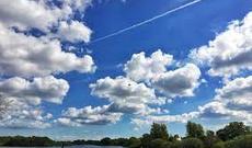 Sabah hava şəraitinin dəyişkən buludlu olacağı, arabir yağış yağacağı gözlənilir