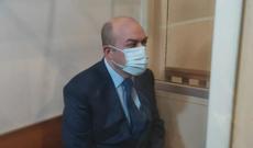 Eldar Həsənovun məhkəmədə yenə halı pisləşdi