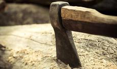 Astarada qardaşlarına balta ilə xəsarət yetirən bacılar saxlanılıb