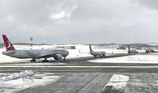 Əlverişsiz hava şəraitinə görə İstanbulda 200-dən çox reys ləğv edilib