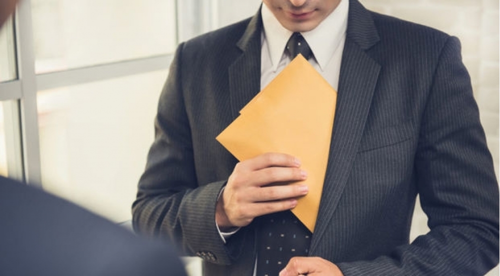 Ədliyyə Nazirliyi idarə rəisinin şok brilliant məsələsi: "Girov qoydum ki... "– Təfərrüat