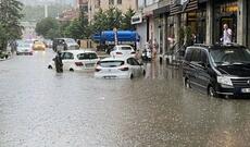 İstanbul selə təslim oldu: Yollar gölə çevrildi, insanlar çətin durumda qaldılar