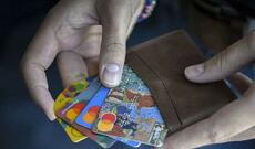 Bank kartından 2000 manatını oğurlamaqda şübhəli bilinən Gəncə şəhər sakini olan qadın müəyyən olunaraq saxlanılıb