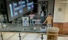 Oğru özünü maneken kimi göstərərək ticarət mərkəzində bir neçə mağazanı qarət edib