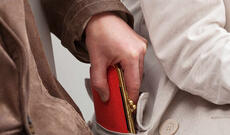 Paytaxtın Yasamal və Nəsimi rayonları ərazisində 4 nəfərin cüzdanlarını oğurlamaqda şübhəli bilinən C.Abdullazadə saxlanılıb