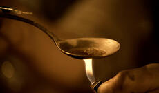 Lənkəran rayon sakini V.Yusifovdan 325 qramdan artıq heroin və 210 qramdan çox metamfetamin aşkar olunaraq götürülüb