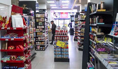 Nəsimi rayonu ərazisindəki iki mağazadan oğurluq etməkdə şübhəli bilinən V.Hacıbəyov və F.Allahverdiyev saxlanılıblar