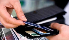 İçərisində bank kartları və mobil telefon olan çantanı oğurlamaqda şübhəli bilinən paytaxt sakini N.Məmmədov saxlanılıb