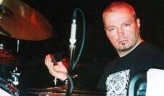 Rusiyalı musiqiçi evində ölü tapıldı