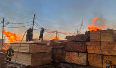 Bakıda taxta bazarında baş vermiş yanğın nəzarət altına alınıb - VİDEO