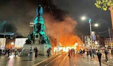 Azyaşlıların hücuma məruz qalmasından sonra etirazlar Dublin şəhərinin mərkəzinə yayılıb