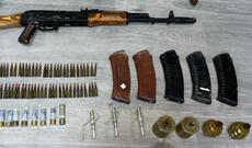 Polis əməkdaşları qanunsuz saxlanılan odlu silahları təhvil götürüblər