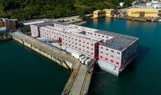 İngiltərədə mühacirlərin saxlandığı gəmidə bir nəfər intihar edib