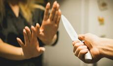 Bakıda ər arvadını bıçaqladı