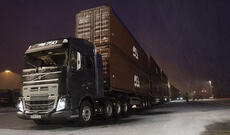 Yük maşınından konteyner aşıb və xlorid turşusu ətrafa yayılıb