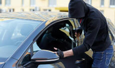 “Opel” markalı avtomobili qaçıran saxlanılıb