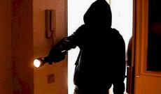 Paytaxtda evdən 23 min manat oğurladılar