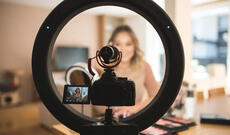 Bir paylaşım üçün 750 min dollar qazanan insanlar var