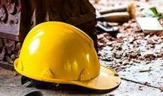 Şadlıq sarayını təmir edən usta yıxılaraq öldü