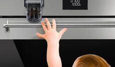 Ana uşağı səhvən beşik əvəzinə sobaya qoyub