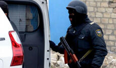 Suraxanıda əməliyyatlar zamanı narkotiklərin qanunsuz dövriyyəsi ilə məşğul olan 4, avtomobillərdən oğurluq edən 1 nəfər saxlanılıb