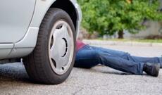 Lənkəranda avtomobil piyadanı vuraraq öldürdü