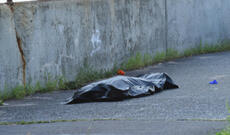 Eyni məhəllədə İKİ QƏTL: meyitin üstündə tullanıb düşdülər